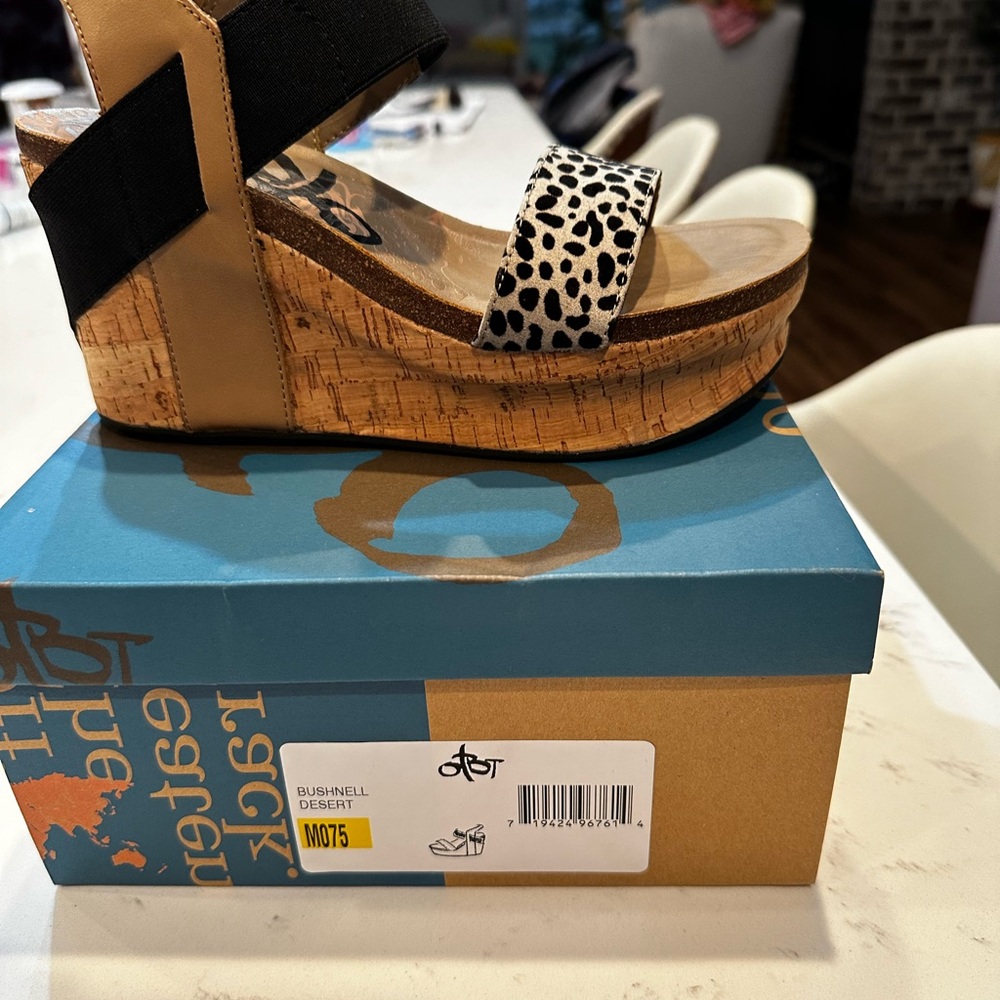 ObTB woman’s shoe